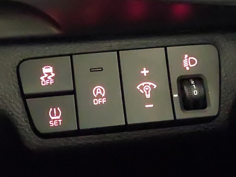 Used Kia Stonic 2023 for sale - 77219285: Photo 19