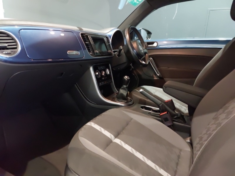 Used Volkswagen Beetle 2017 for sale - 76537023: Photo 5