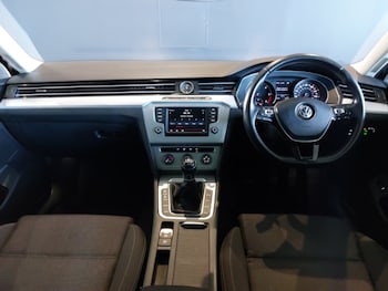 Used Volkswagen Passat 2015 for sale - 76188367: Photo 2