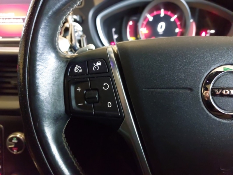 Used Volvo V40 2019 for sale - 76455748: Photo 10