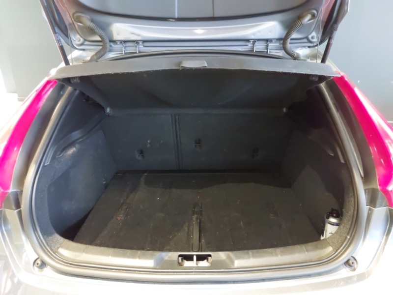 Used Volvo V40 2019 for sale - 76455748: Photo 8