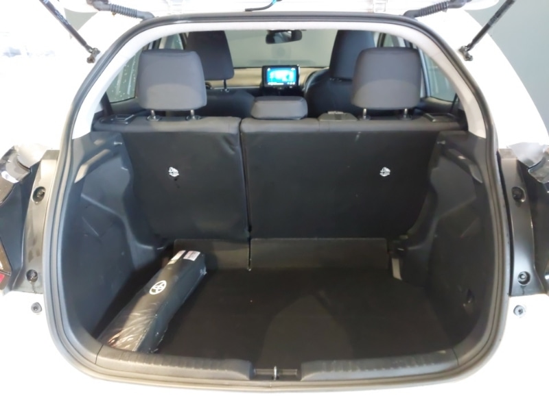 Used Toyota Yaris 2024 for sale - 77736455: Photo 8