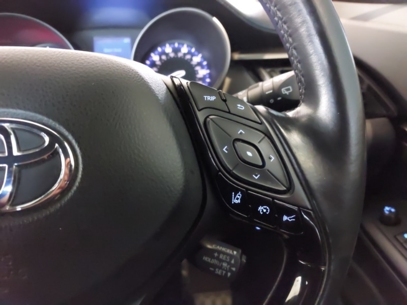 Used Toyota C-HR 2018 for sale - 76403747: Photo 11