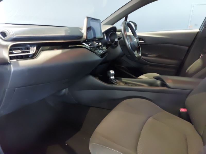 Used Toyota C-HR 2018 for sale - 76403747: Photo 5