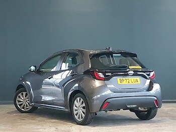 Used Toyota Yaris 2023 for sale - 77689958: Photo