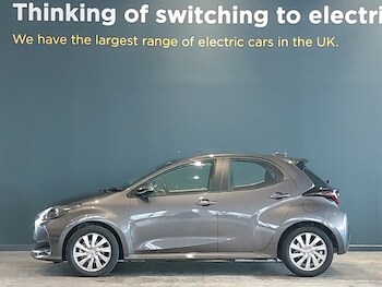 Used Toyota Yaris 2023 for sale - 77689958: Photo