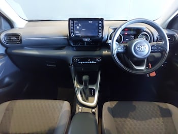 Used Toyota Yaris 2023 for sale - 79120505: Photo