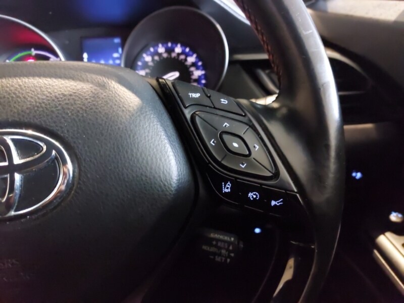 Used Toyota C-HR 2018 for sale - 76543439: Photo 11