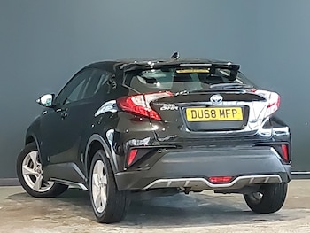 Used Toyota C-HR 2018 for sale - 76543439: Photo