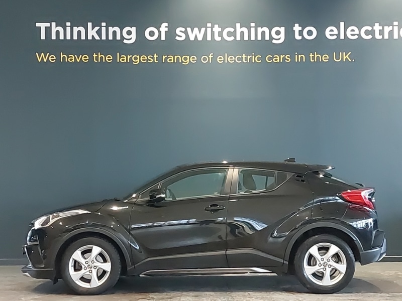 Used Toyota C-HR 2018 for sale - 76543439: Photo 4