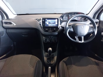 Used Peugeot 208 2017 for sale - 79581435: Photo
