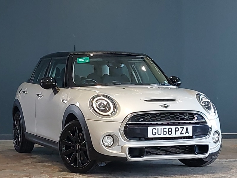 Used MINI Hatch 2018 for sale - 76354408: Photo 1