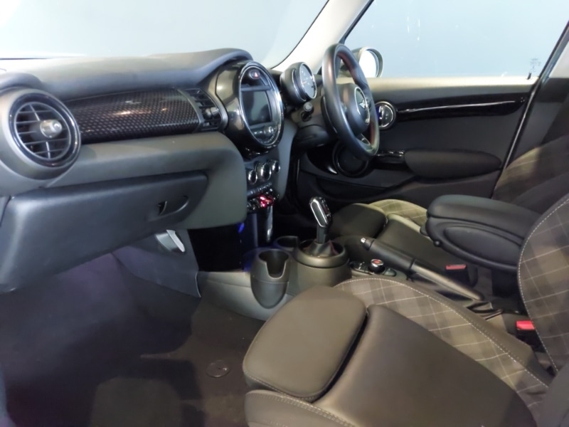 Used MINI Hatch 2018 for sale - 76354408: Photo 5