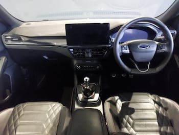 Used Ford Focus 2023 for sale - 76301861: Photo 2