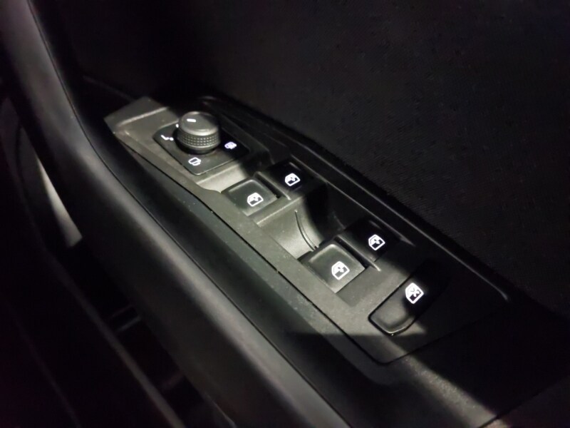 Used Volkswagen T-Roc 2022 for sale - 77366162: Photo 19