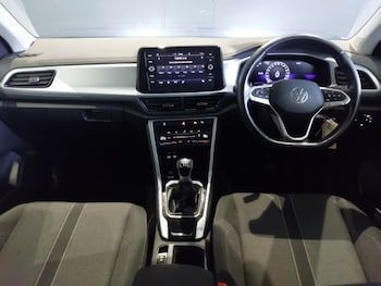 Used Volkswagen T-Roc 2022 for sale - 77366162: Photo