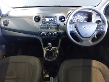 Used Hyundai i10 2017 for sale - 78642545: Photo
