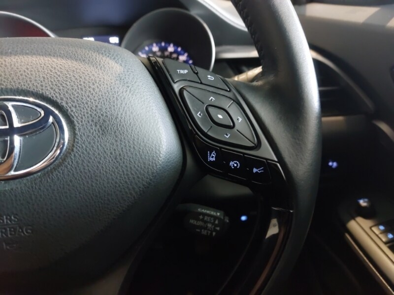 Used Toyota C-HR 2023 for sale - 77663987: Photo 11