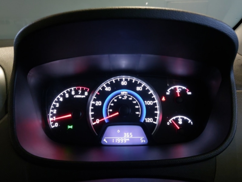 Used Hyundai i10 2017 for sale - 77371180: Photo 17