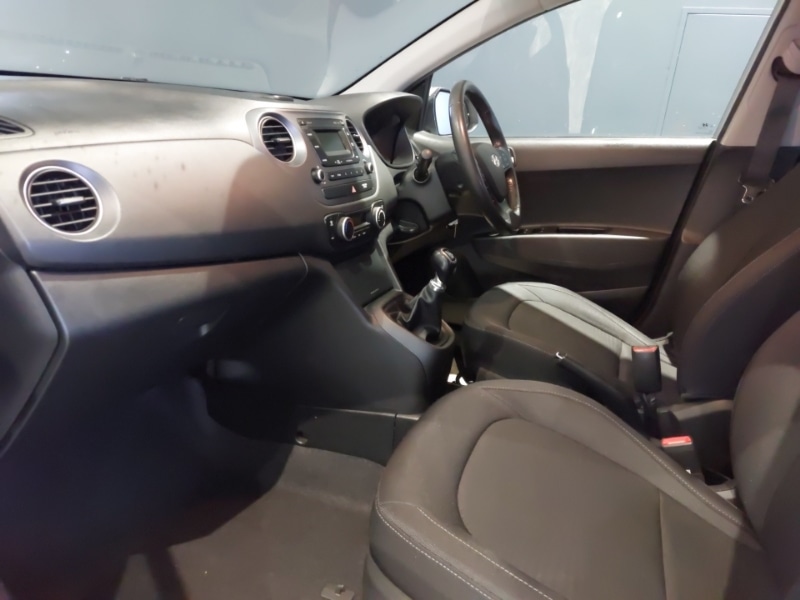 Used Hyundai i10 2017 for sale - 77371180: Photo 5