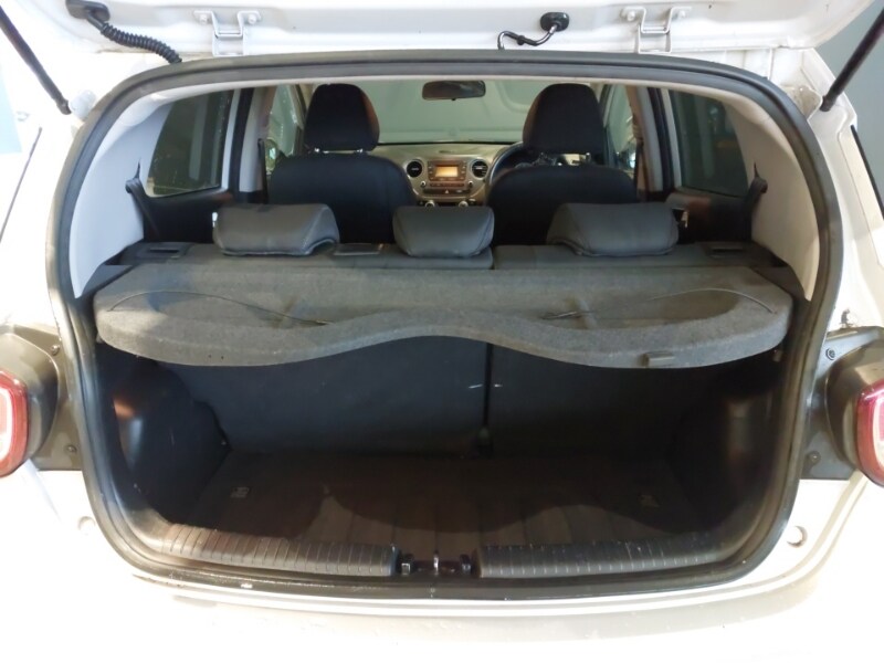 Used Hyundai i10 2017 for sale - 77371180: Photo 8