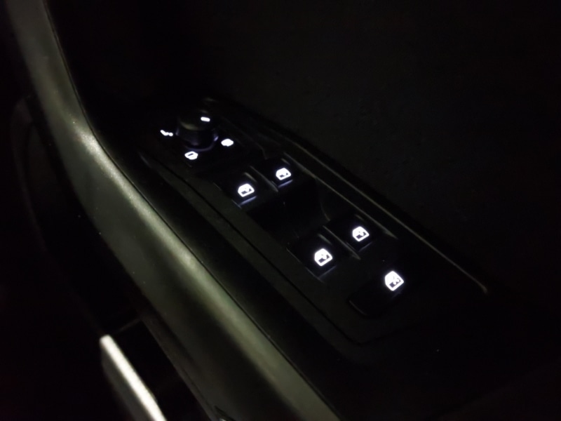 Used Volkswagen T-Roc 2023 for sale - 77522690: Photo 19