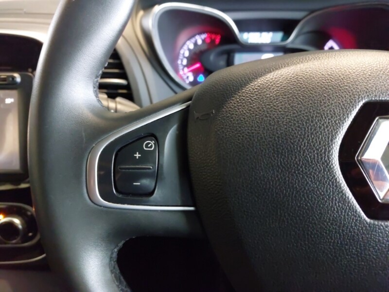 Used Renault Captur 2018 for sale - 76492935: Photo 10