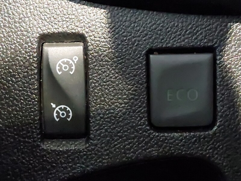 Used Renault Captur 2018 for sale - 76492935: Photo 17