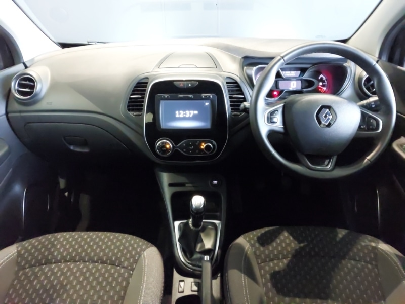 Used Renault Captur 2018 for sale - 76492935: Photo 2