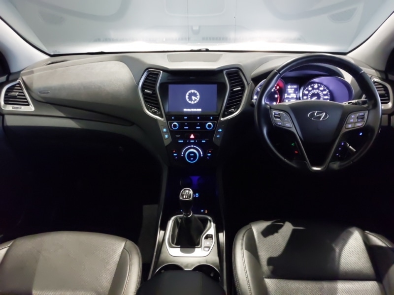 Used Hyundai Santa Fe 2018 for sale - 77815373: Photo 2