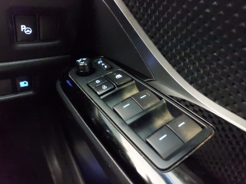 Used Toyota C-HR 2023 for sale - 77750536: Photo 19