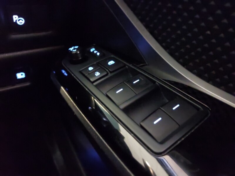 Used Toyota C-HR 2023 for sale - 77815349: Photo 19