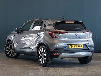 Used Renault Captur 2023 for sale - 79432834: Photo