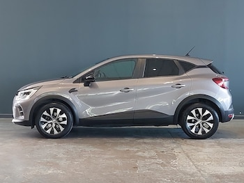 Used Renault Captur 2023 for sale - 79432834: Photo