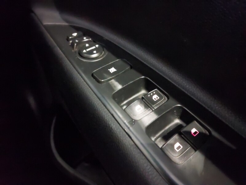 Used Kia Stonic 2023 for sale - 77299665: Photo 18