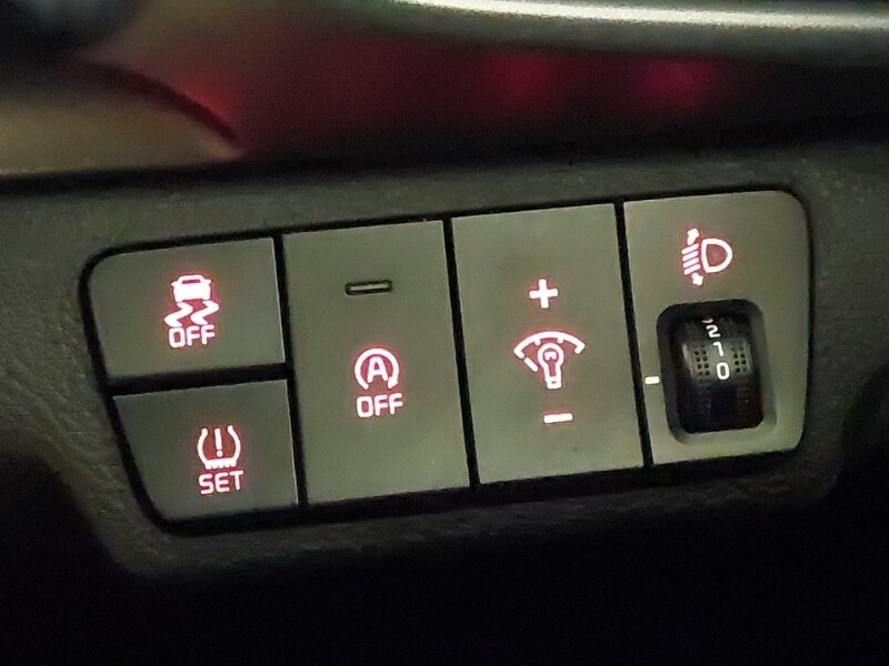 Used Kia Stonic 2023 for sale - 77299665: Photo 19