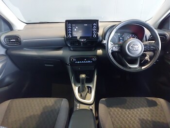Used Toyota Yaris 2021 for sale - 78475205: Photo