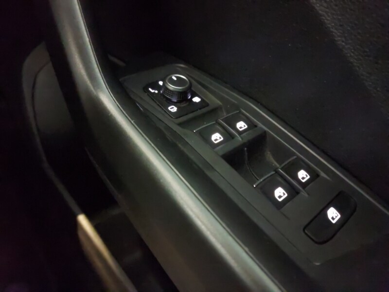 Used Volkswagen T-Roc 2018 for sale - 77907348: Photo 19