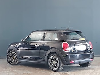 Used MINI Hatch 2023 for sale - 79477232: Photo