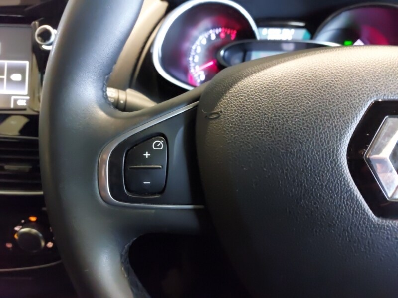 Used Renault Clio 2018 for sale - 76683676: Photo 10