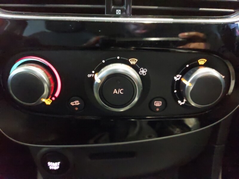 Used Renault Clio 2018 for sale - 76683676: Photo 12