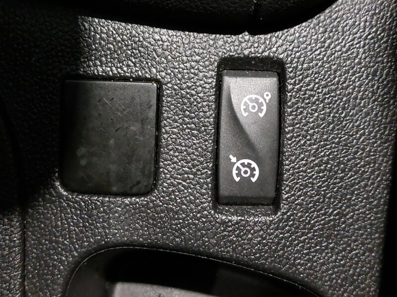 Used Renault Clio 2018 for sale - 76683676: Photo 14