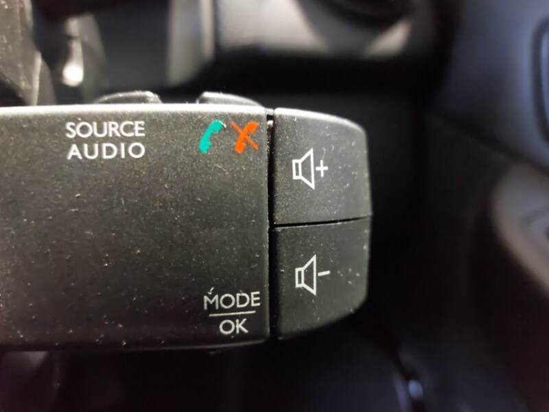 Used Renault Clio 2018 for sale - 76683676: Photo 16