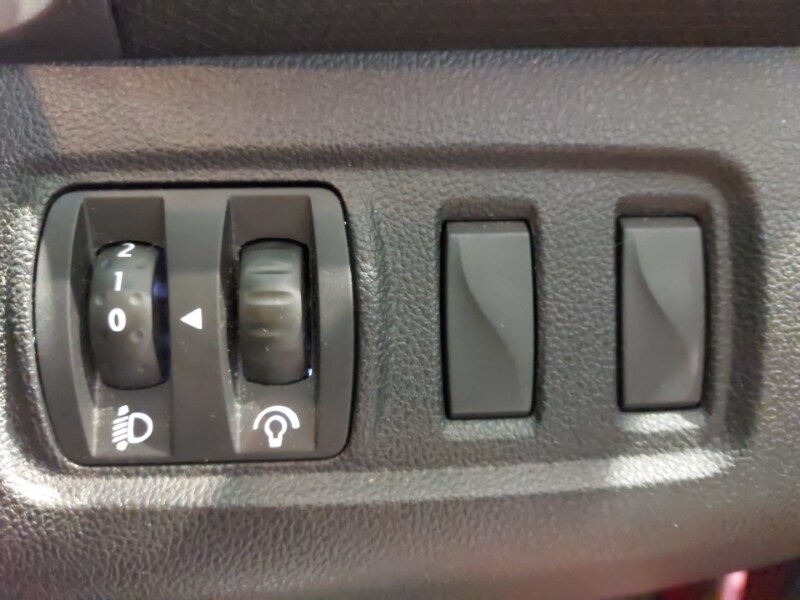 Used Renault Clio 2018 for sale - 76683676: Photo 19