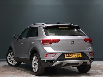 Used Volkswagen T-Roc 2024 for sale - 77085644: Photo