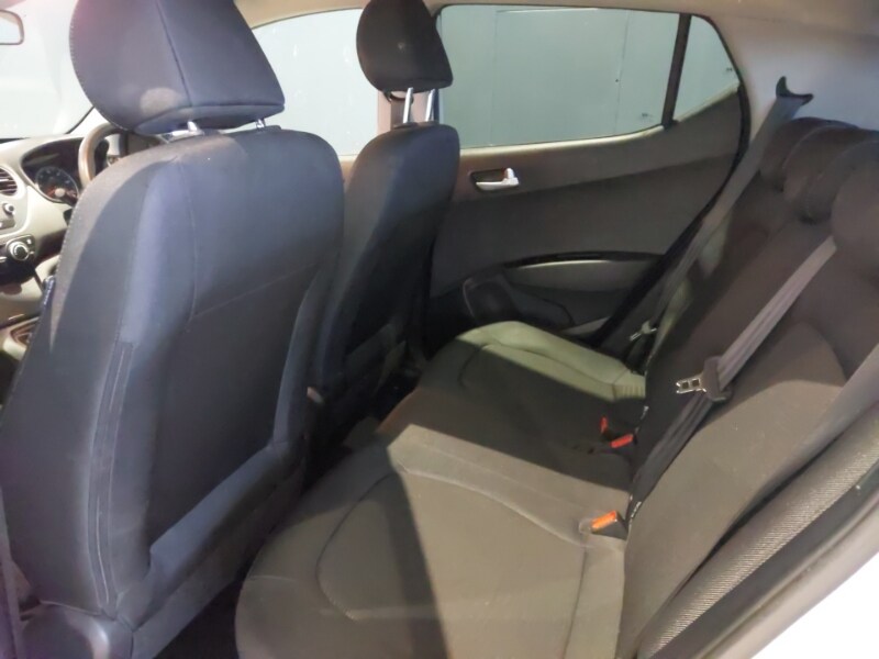 Used Hyundai i10 2017 for sale - 77502958: Photo 6