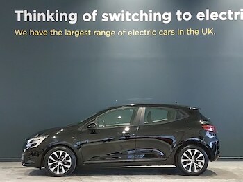 Used Renault Clio 2021 for sale - 77299680: Photo