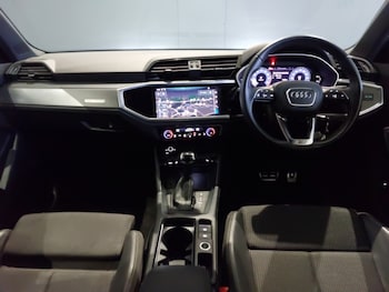 Used Audi Q3 2020 for sale - 76135281: Photo 2
