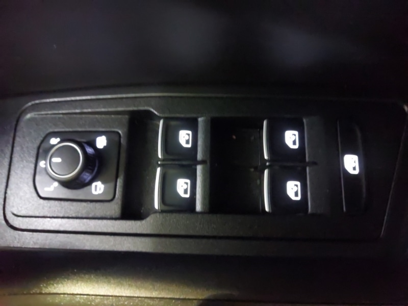 Used Volkswagen T-Roc 2025 for sale - 77126061: Photo 18