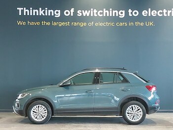 Used Volkswagen T-Roc 2022 for sale - 77556206: Photo